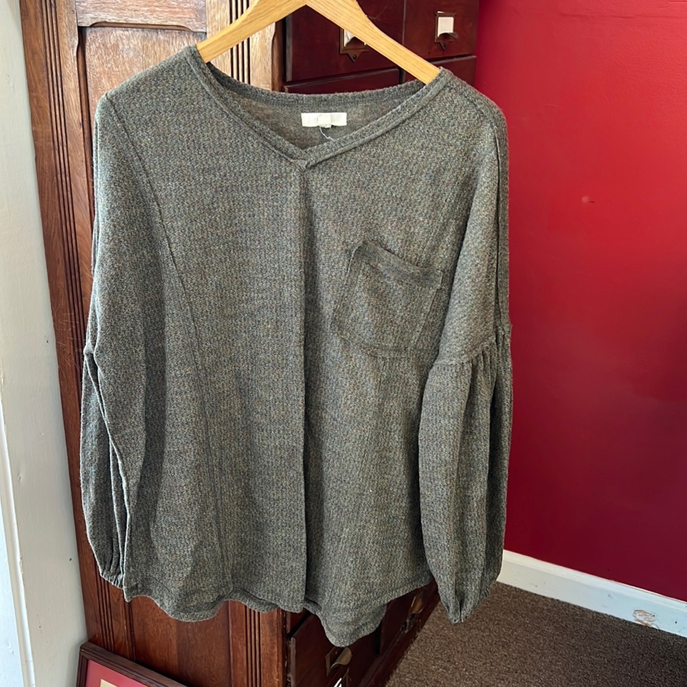 Womens Easel Top
